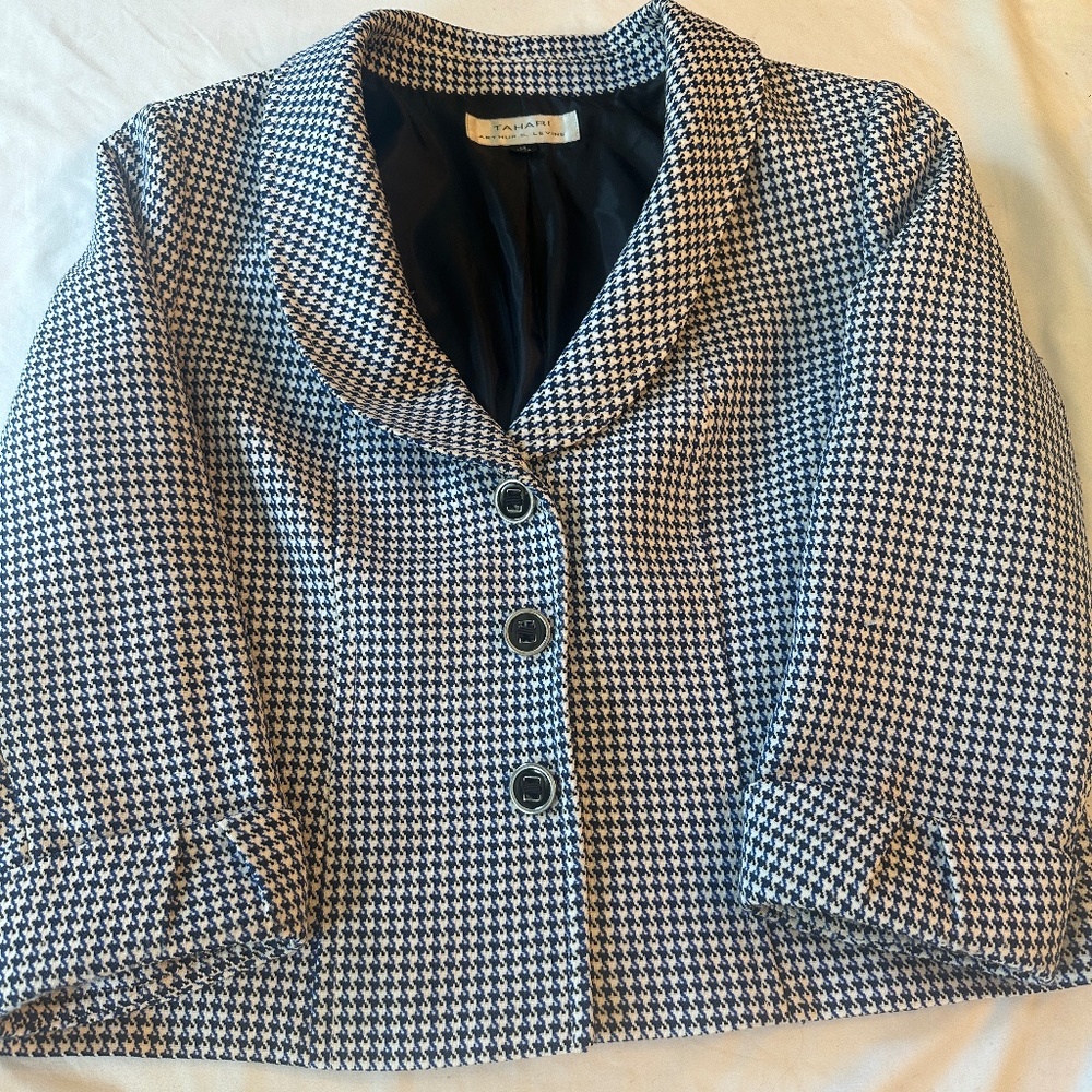 Tahari ASL Black and White Houndstooth Blazer